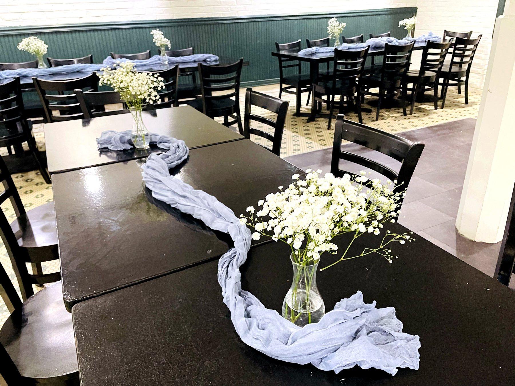 02-table-floral-detail