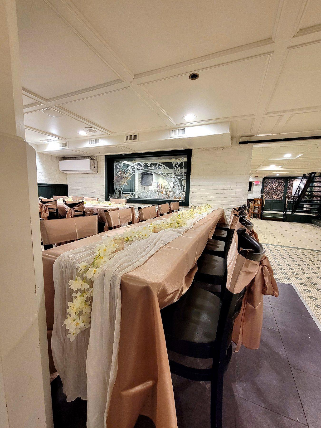 11-long-table-pink-setup