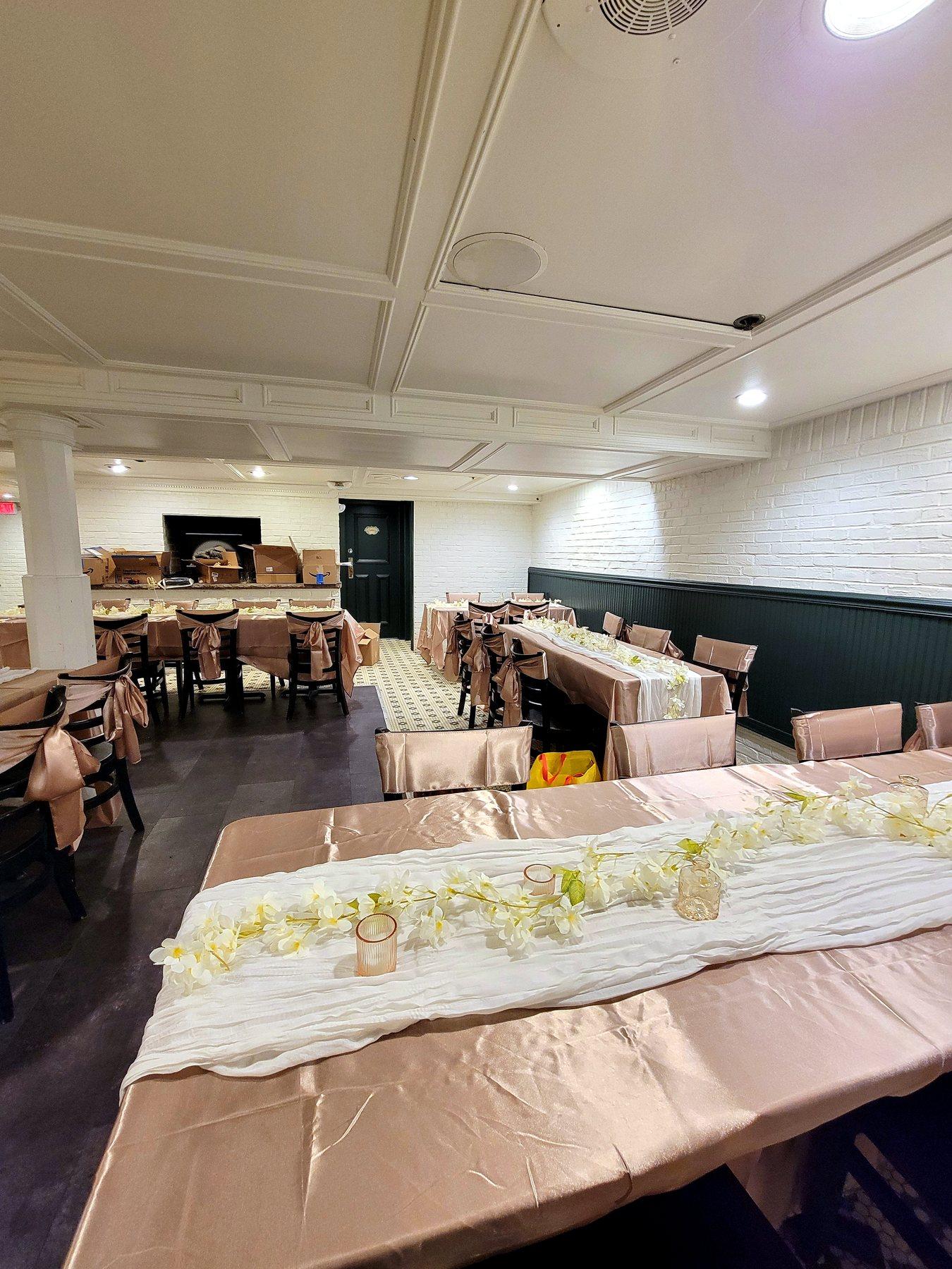 12-long-table-room-angle