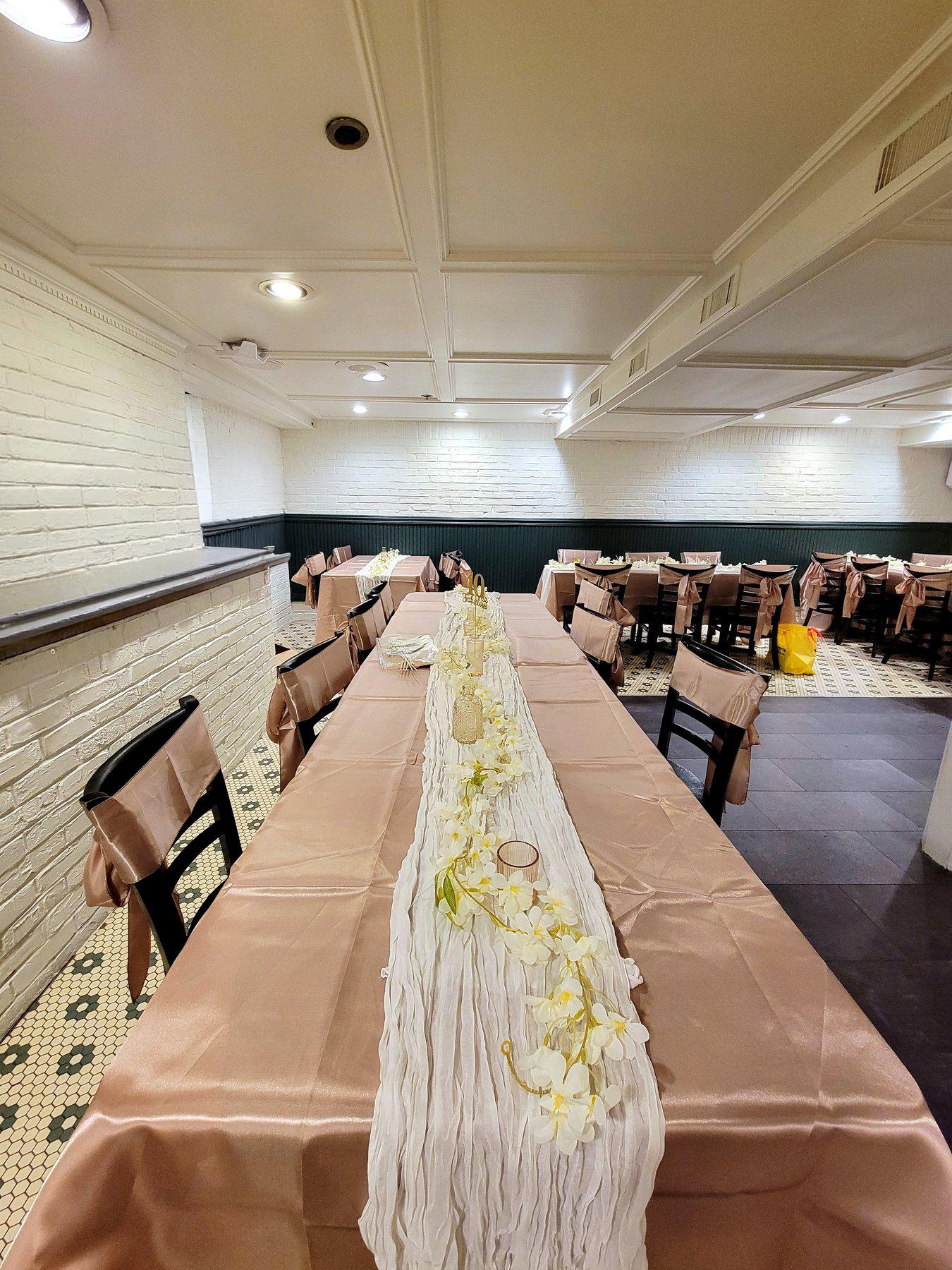 14-pink-table-room-overview